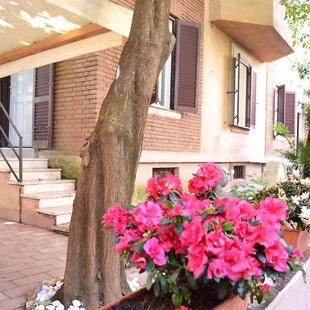 Tiburtina House Hotel Рим Екстериор снимка