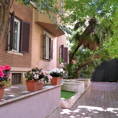 Tiburtina House Hotel Рим Екстериор снимка