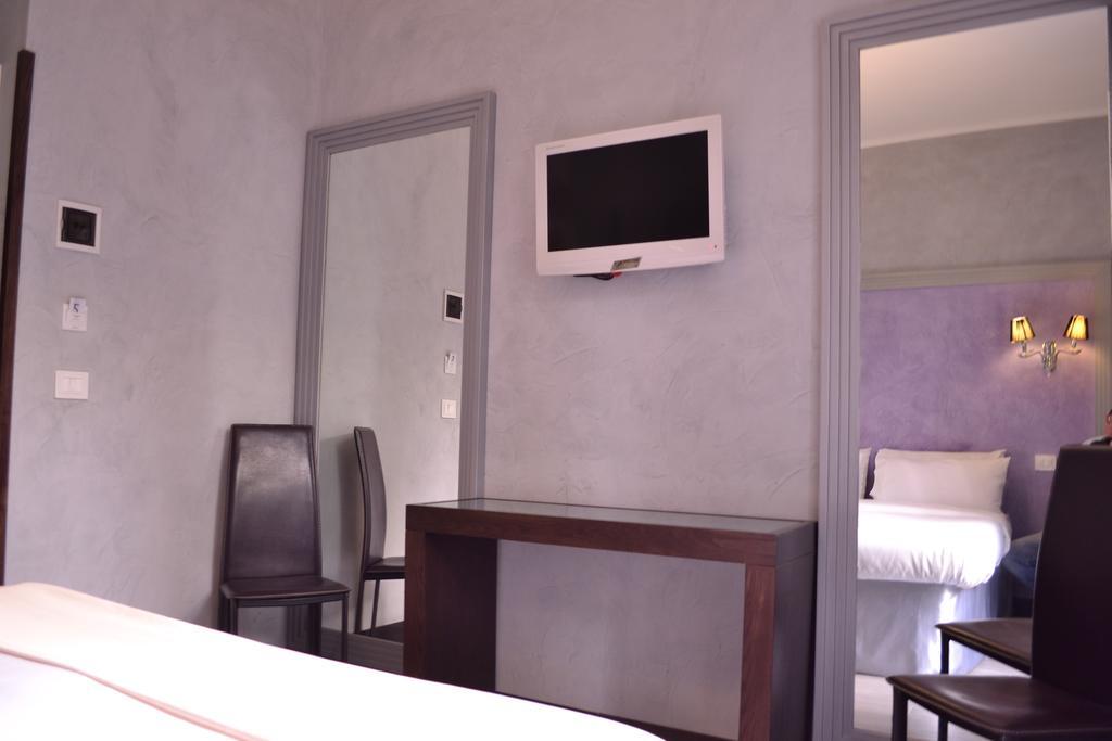 Tiburtina House Hotel Рим Екстериор снимка