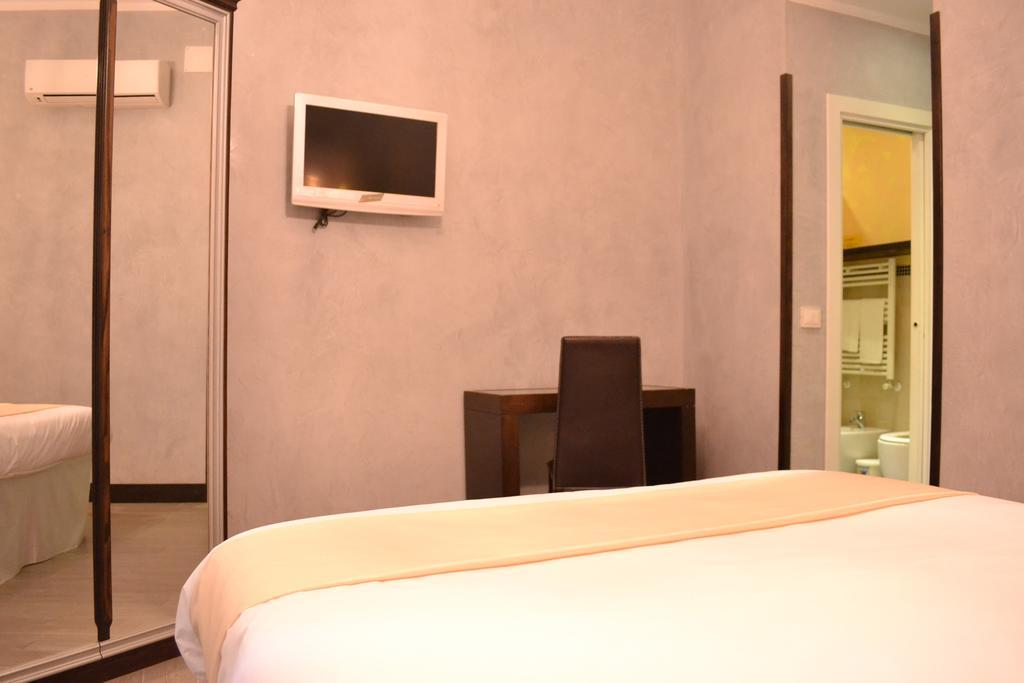 Tiburtina House Hotel Рим Екстериор снимка