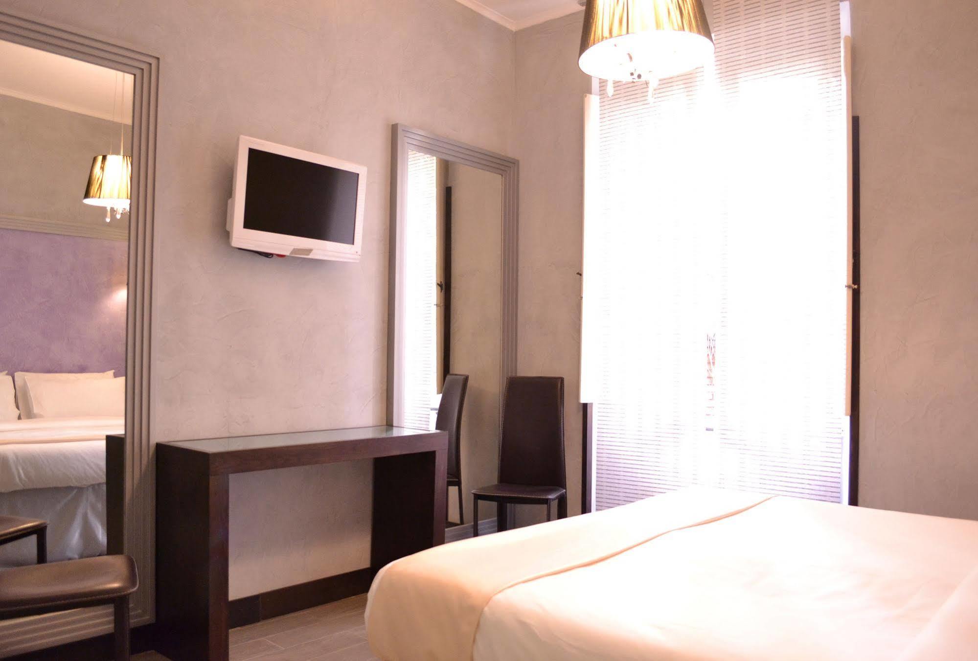Tiburtina House Hotel Рим Екстериор снимка