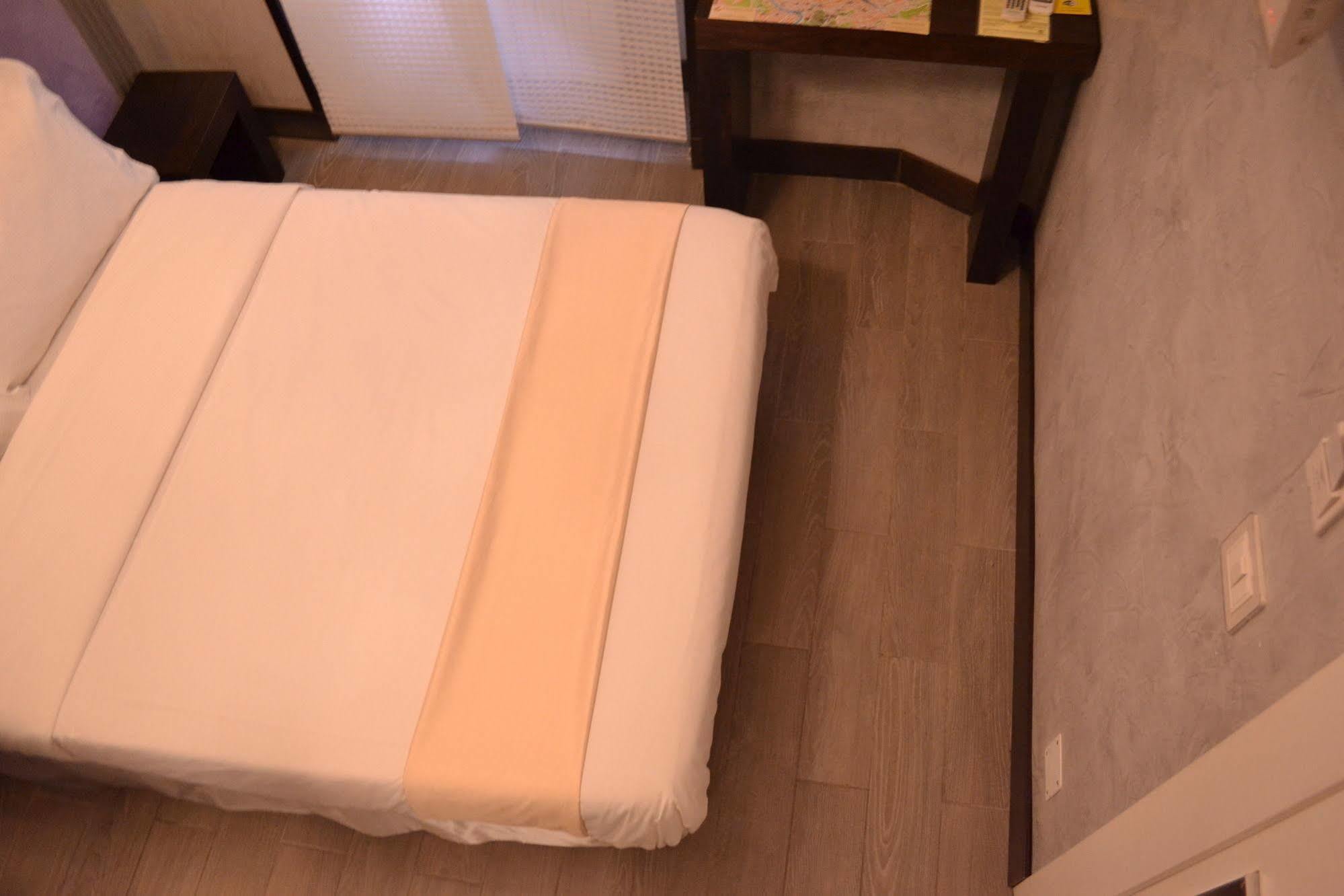 Tiburtina House Hotel Рим Екстериор снимка